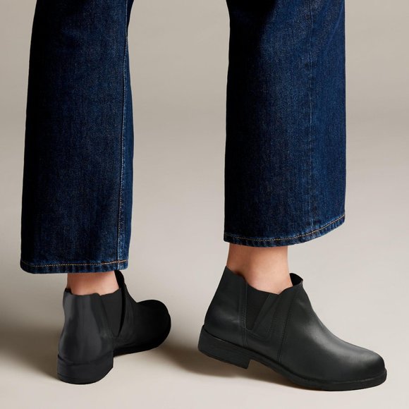 NEW Clarks Women Demi Beat Leather Slip On Dual Gore Chelsea Dress Ankle Bootie - Picture 6 of 6